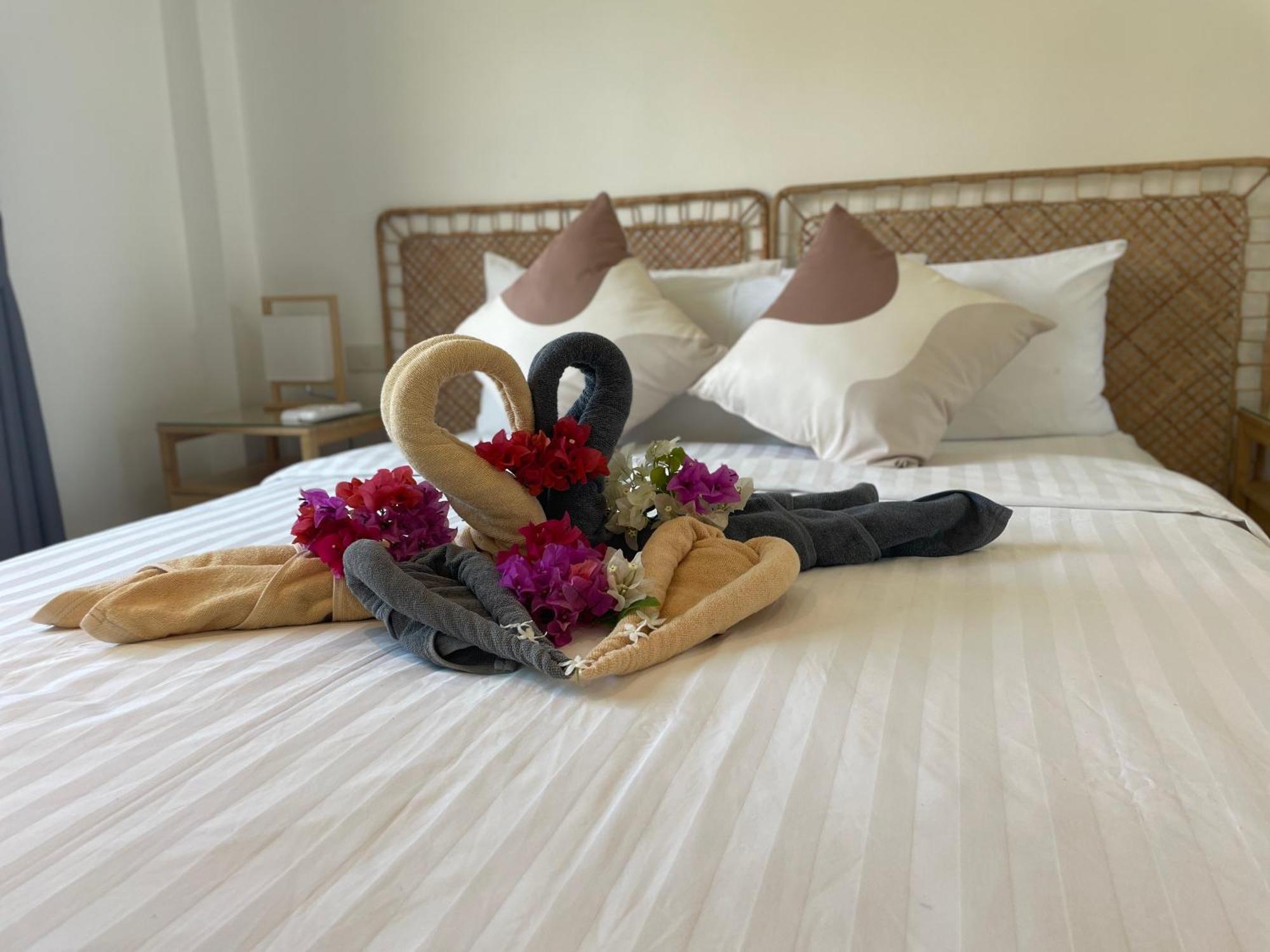 Baan Saint-Tropez Seaview Villas Kata Beach Luaran gambar