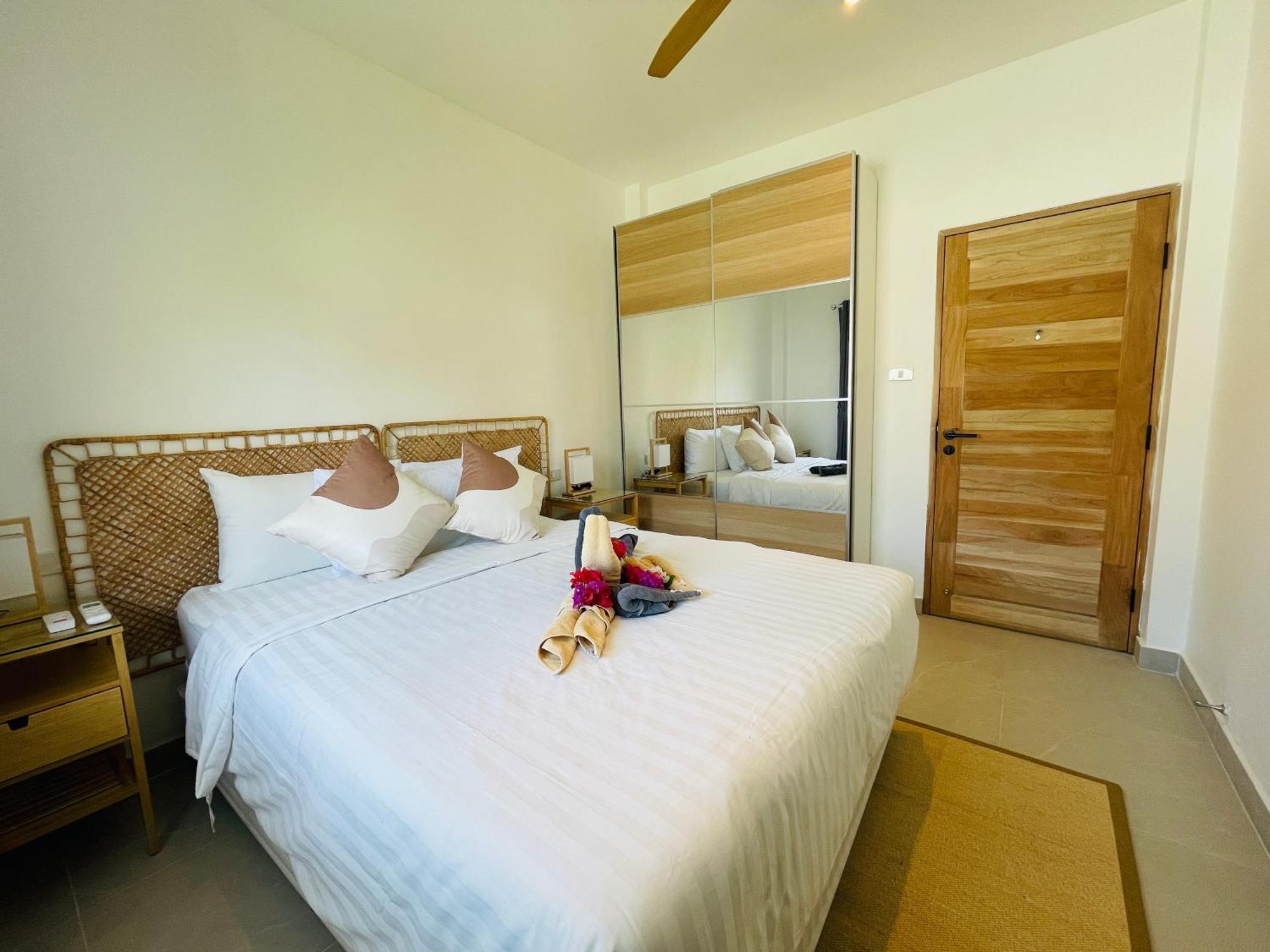 Baan Saint-Tropez Seaview Villas Kata Beach Luaran gambar