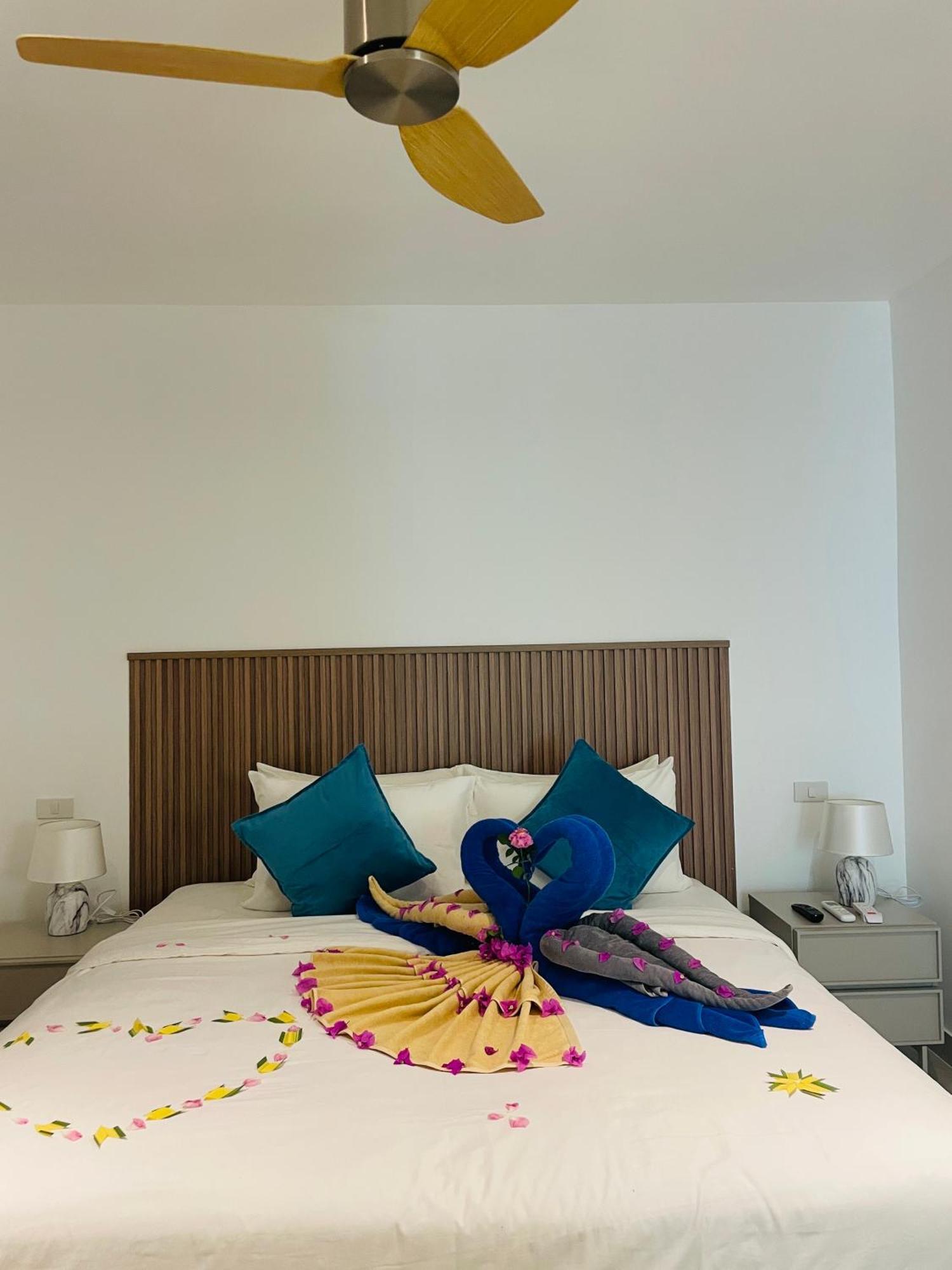 Baan Saint-Tropez Seaview Villas Kata Beach Luaran gambar