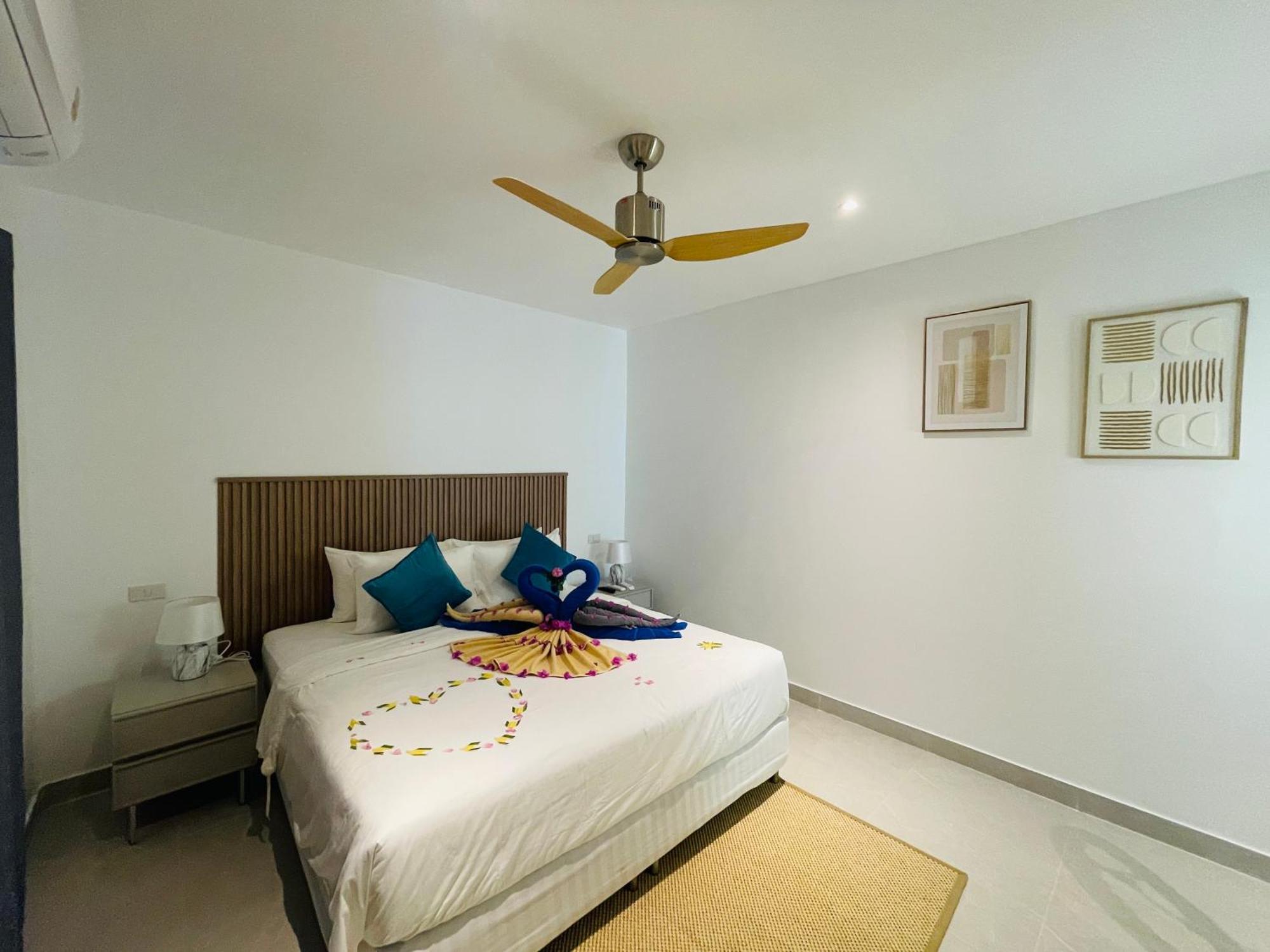 Baan Saint-Tropez Seaview Villas Kata Beach Luaran gambar