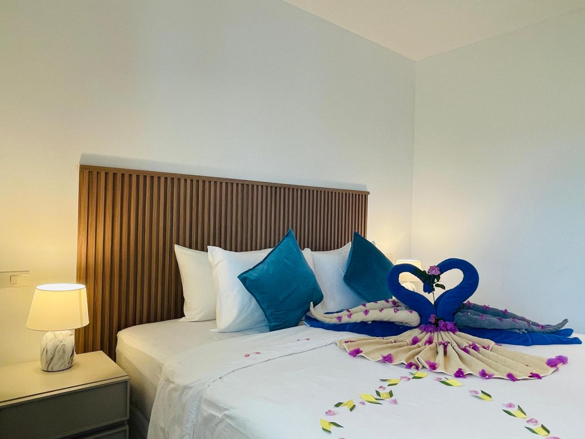 Baan Saint-Tropez Seaview Villas Kata Beach Luaran gambar